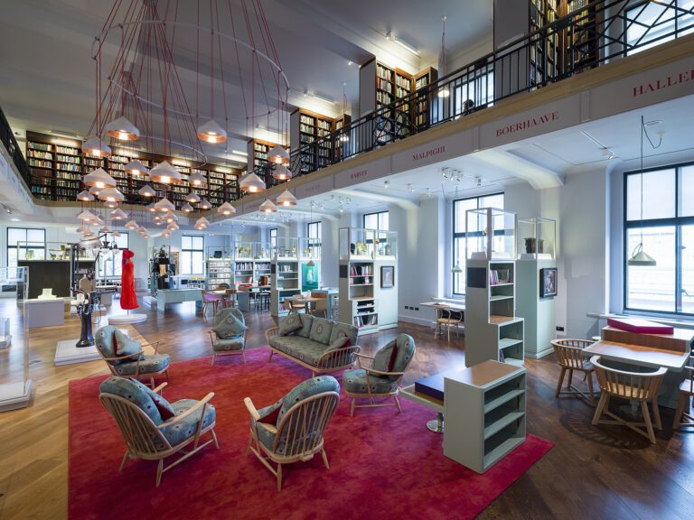 Wellcome Reading room with red carpet and odd chandelier